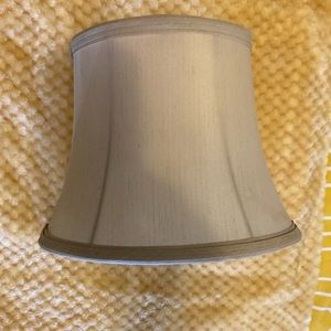 Curved lampshade